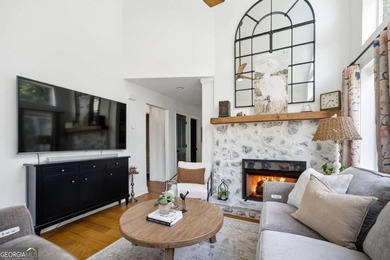 Charming Craftsman Cottage with Lake Views and Steps from the - photo 13