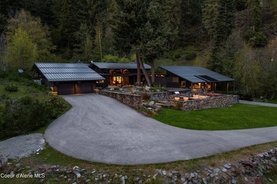Perched high above the pristine waters of Lake Pend Oreille - photo 8