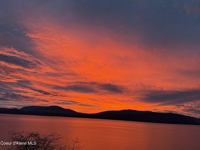 Perched high above the pristine waters of Lake Pend Oreille - photo 9