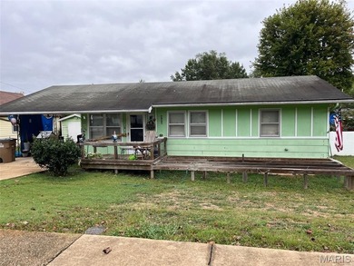 Clearwater Lake -Reynolds County Home Under Contract in Piedmont Missouri