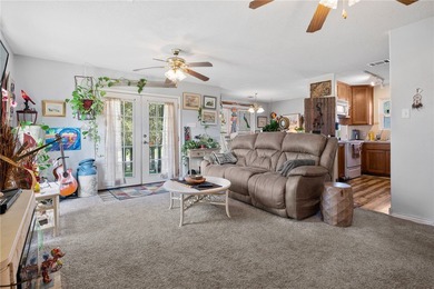 Charming 2 bedroom, 1 bath, coastal home located on 3 lots in - photo 6