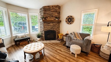 Enjoy majestic views of Rockford Bay from this exceptional North - photo 4
