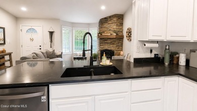 Enjoy majestic views of Rockford Bay from this exceptional North - photo 10