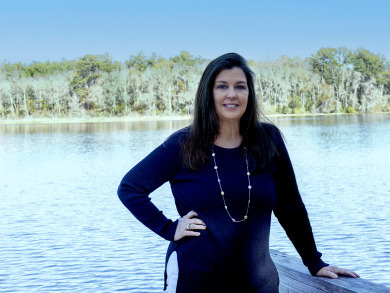 SUZANNE MCGHEE with Mattox Realty, Inc. in FL advertising on LakeHouse.com