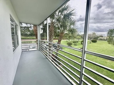 Bright and light 2nd-floor, 2 bedroom, 1.5 bathrooms, corner - photo 12