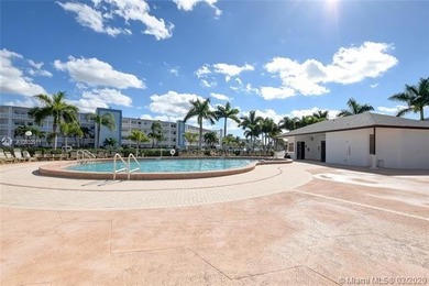 Bright and light 2nd-floor, 2 bedroom, 1.5 bathrooms, corner - photo 13