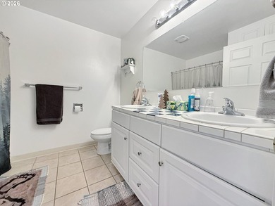 Well-maintained single-level 3 bed, 2 bath home offering 1,524 - photo 22