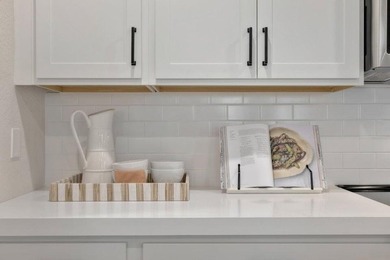 Former model home-all the upgrades! 2022 CBS Construction. Lived - photo 6