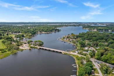 Experience refined waterfront living in this beautiful 4-bedroom - photo 14