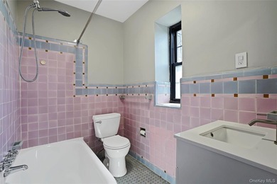 Enjoy stunning sunsets and abundant natural light in this - photo 22