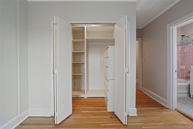 Enjoy stunning sunsets and abundant natural light in this - photo 25