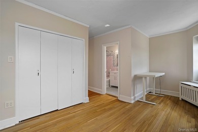 Enjoy stunning sunsets and abundant natural light in this - photo 26