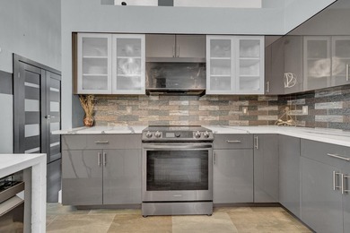 STUNNING & Large 4 Beds/2.5 Baths Home on OVERSIZED Lot, PERFECT - photo 17