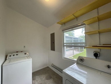 Location, location, location! Charming single-family pool home - photo 38
