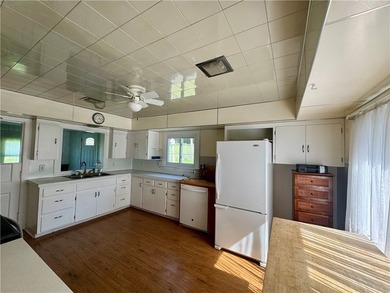 Enjoy country living on just under two acres with a beautiful - photo 16