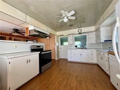 Enjoy country living on just under two acres with a beautiful - photo 17