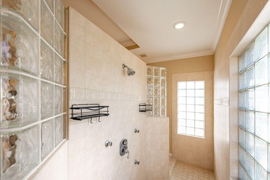 Welcome to this beautifully upgraded home located in the heart - photo 17
