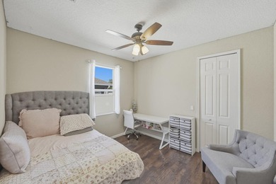 Welcome to this beautifully upgraded home located in the heart - photo 30