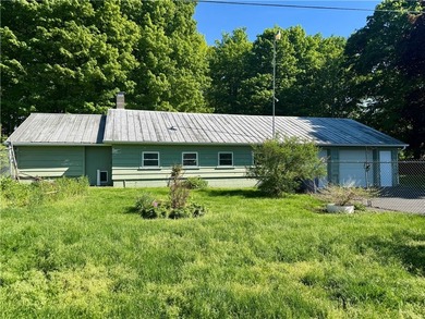 Enjoy country living on just under two acres with a beautiful - photo 32