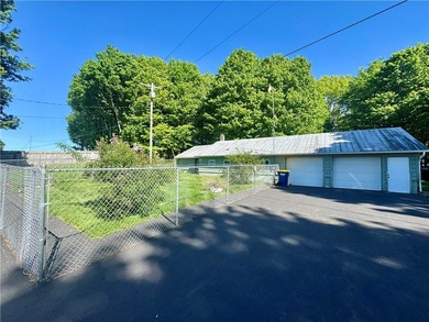 Enjoy country living on just under two acres with a beautiful - photo 33