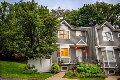 Hudson River Townhome/Townhouse Sale Pending in Ossining New York