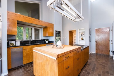 Luxury River View Retreat in River Ridge! Discover your dream