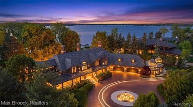 A once-in-a-lifetime opportunity to own a spectacular lakefront - photo 32