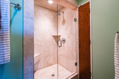 Luxury River View Retreat in River Ridge! Discover your dream