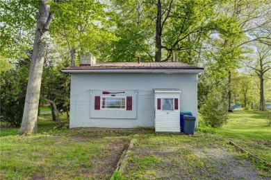 Lake Home For Sale in Carlton, New York