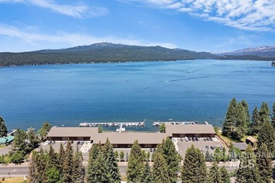 Luxurious 3-bedroom, 3 bath ground-level end unit perfectly - photo 3