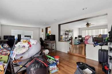 Welcome home to this spacious 3-bedroom, 2-bath single-family - photo 11
