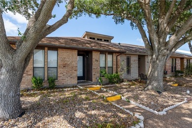 Charming One-Story Townhome in the Heart of Calallen ISD! - photo 2