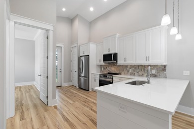 This beautifully finished 3 bed, 2.5 bath home offers 1,398 sqft - photo 14