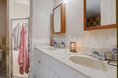 Spacious 6-bedroom single-family home with NO HOA offering - photo 14