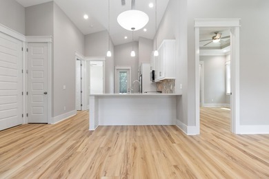 This beautifully finished 3 bed, 2.5 bath home offers 1,398 sqft - photo 15