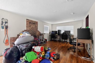 Welcome home to this spacious 3-bedroom, 2-bath single-family - photo 15