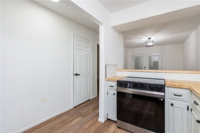 Charming One-Story Townhome in the Heart of Calallen ISD! - photo 8