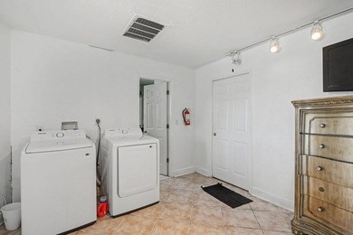 Spacious 6-bedroom single-family home with NO HOA offering - photo 19