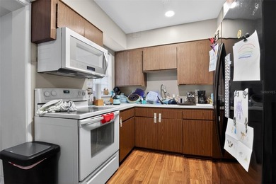 Welcome home to this spacious 3-bedroom, 2-bath single-family - photo 20