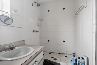 Welcome home to this spacious 3-bedroom, 2-bath single-family - photo 27