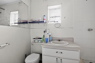 Welcome home to this spacious 3-bedroom, 2-bath single-family - photo 29