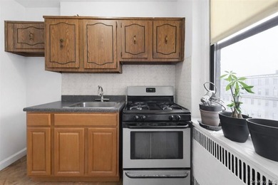 Back on the market! Deal fell through! Welcome to this bright - photo 6