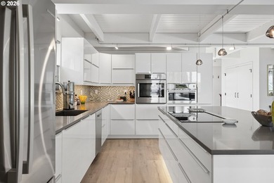 Rarely does a floating home of this caliber become available - photo 14