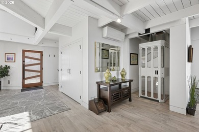 Rarely does a floating home of this caliber become available - photo 23