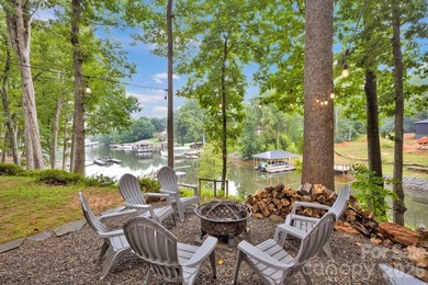 Welcome to your lakeside retreat on the highly desirable Brawley - photo 4
