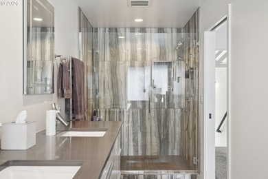 Rarely does a floating home of this caliber become available - photo 33
