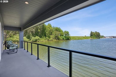 Rarely does a floating home of this caliber become available - photo 35