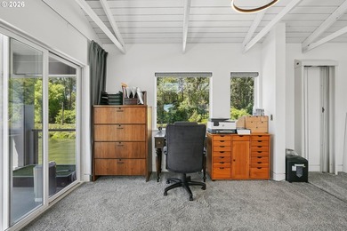 Rarely does a floating home of this caliber become available - photo 37
