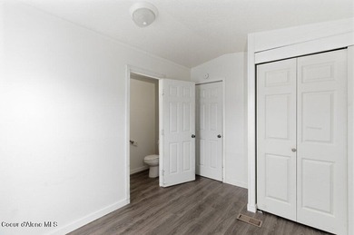 Affordable living in a prime Post Falls location. This clean - photo 10