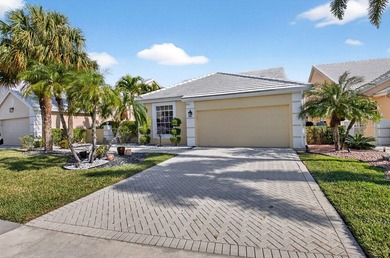 Nice home in the desirable Aberdeen CC. This home has a side - photo 2